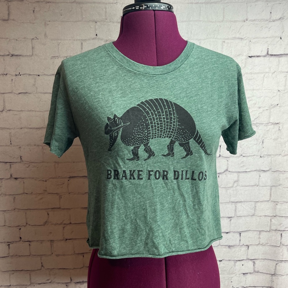 Feels so good size small cropped green tee brake for Dillos